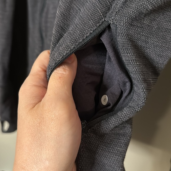 Lululemon In Stride Jacket in Coal - Picture 7 of 10